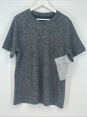 Kit and Ace Men's Heather Grey Side Storage Short Sleeve Tee - Size Large